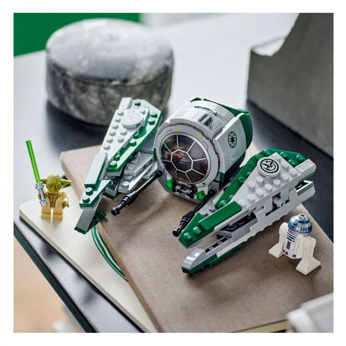 LEGO YODA'S JEDI STARFIGHTER 75360